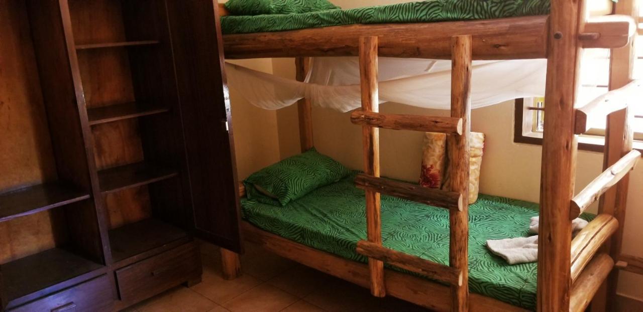 Climbers Home Моши Екстериор снимка